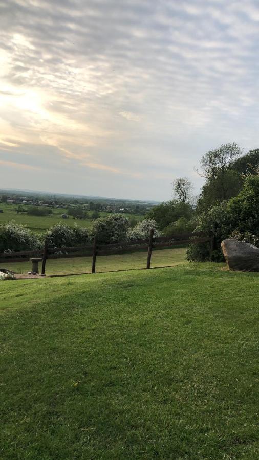 Little Park Holiday Homes Self Catering Cottages 1 & 2 Bedrooms Available Close To Tutbury Castle エクステリア 写真