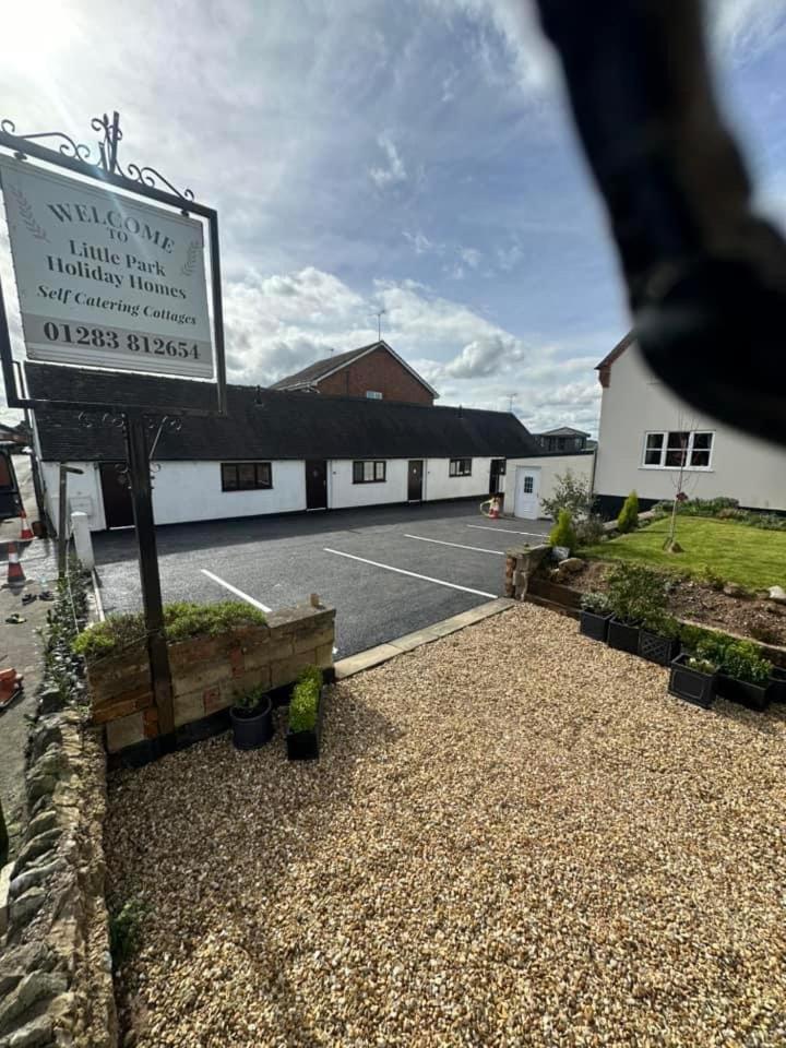 Little Park Holiday Homes Self Catering Cottages 1 & 2 Bedrooms Available Close To Tutbury Castle エクステリア 写真